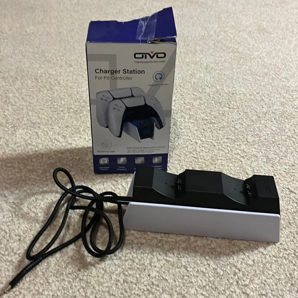Dual charging station for PS 5 controllers - like new hardly used